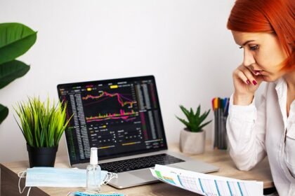 Guide to manage cash flow activities in times of crisis