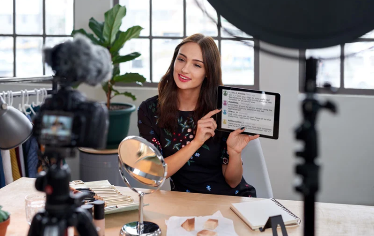 How social media influences entrepreneurship