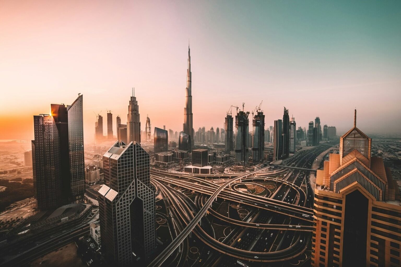 Profit Paradise: Dubai’s Business Landscape is Booming—Find Out Why!