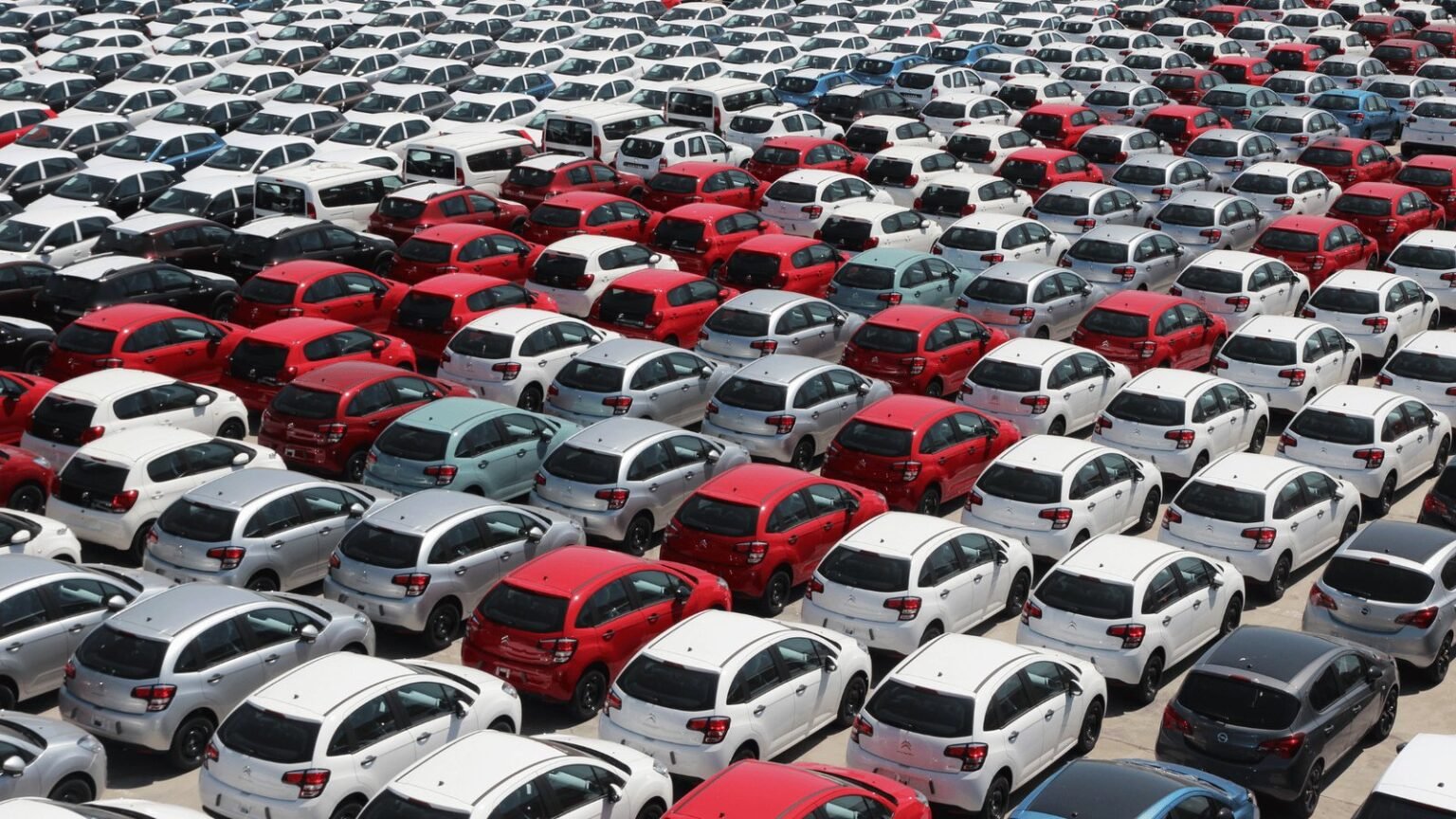 The automobile industry of Qatar recorded over 7,000 New Vehicle Registrations